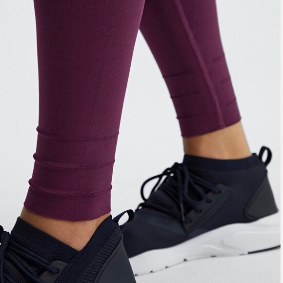 FABLETICS High-Waisted SculptKnit Classic Legging plum perfect size x-small - Picture 2 of 6